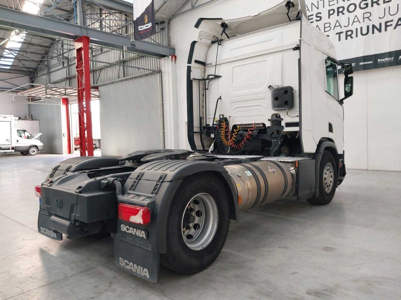 Scania R410 - Tractor unit: picture 3 Scania R410 - Tractor unit: picture 3