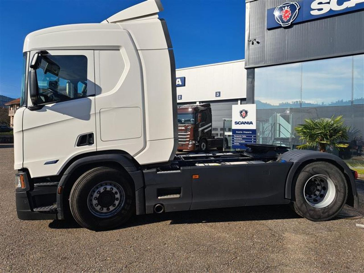 UVES01250037 - Tractor unit: picture 3 UVES01250037 - Tractor unit: picture 3
