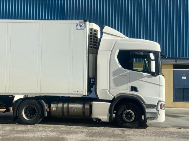 UVES06230015 - Tractor unit: picture 2 UVES06230015 - Tractor unit: picture 2