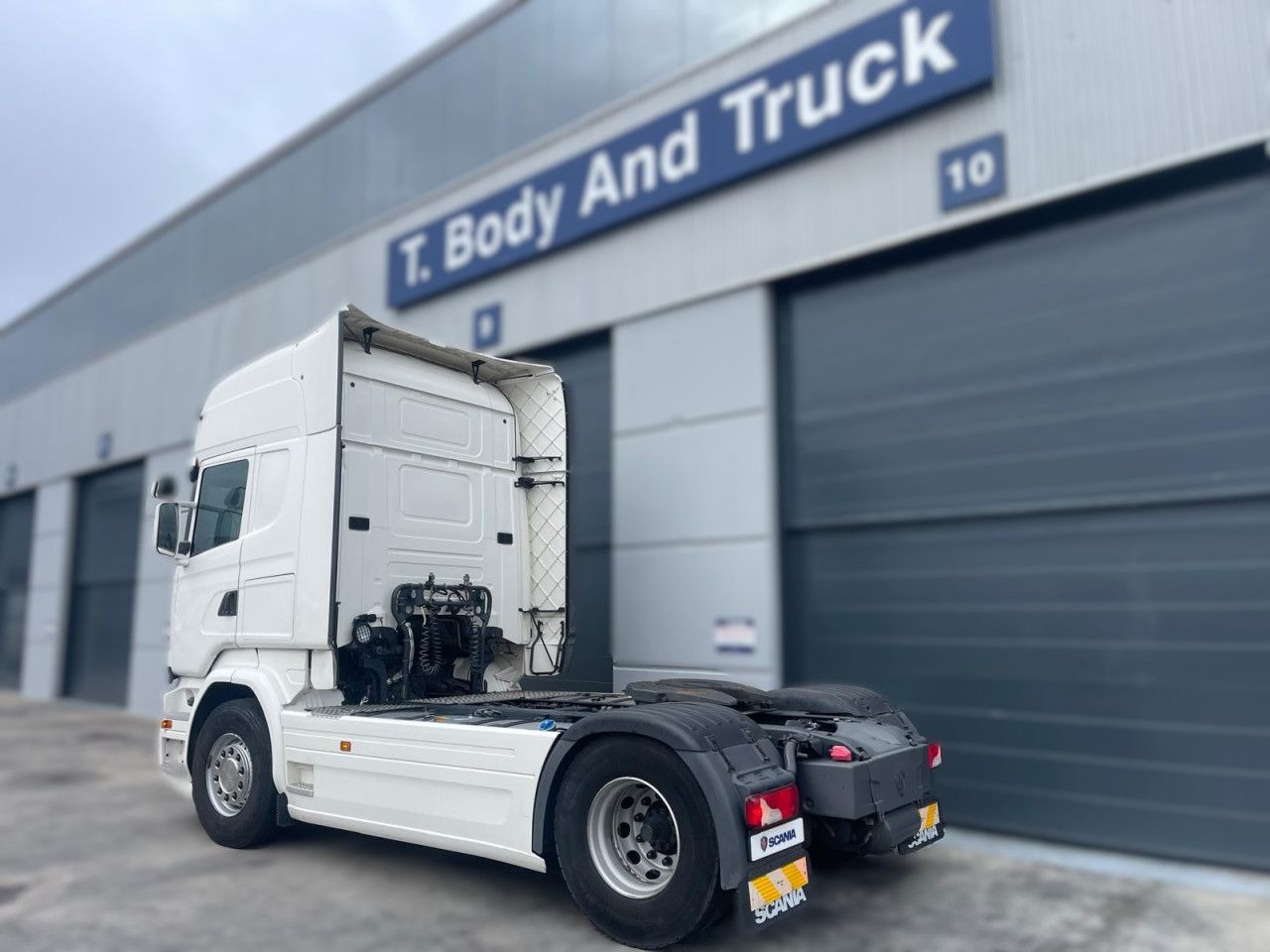 UVES06240014 - Tractor unit: picture 2 UVES06240014 - Tractor unit: picture 2