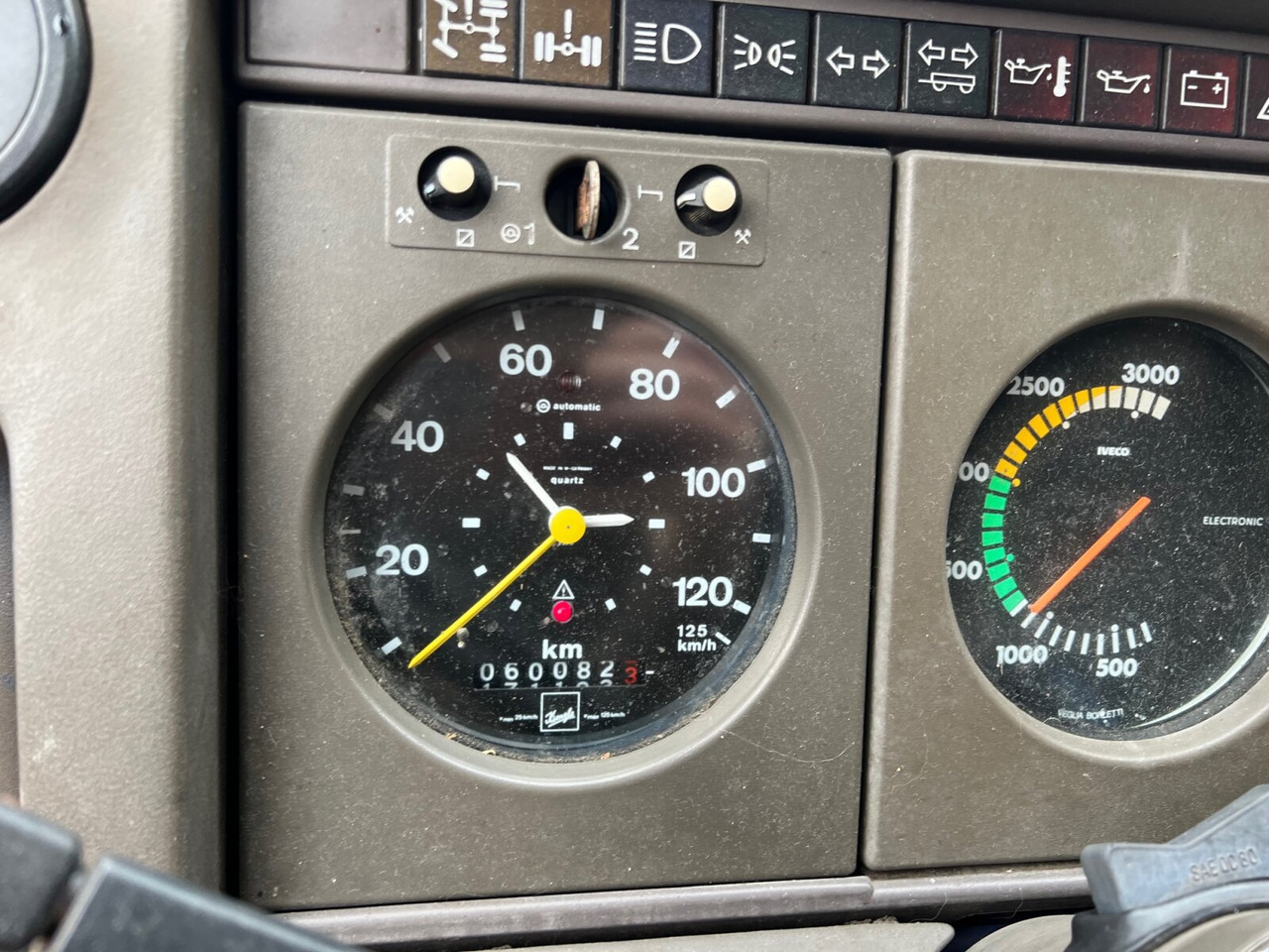 120-23 AW 4x4 Doka 120-23 AW 4x4 Doka, V8-Motor, Seilwinde - Cab chassis truck: picture 3 120-23 AW 4x4 Doka 120-23 AW 4x4 Doka, V8-Motor, Seilwinde - Cab chassis truck: picture 3