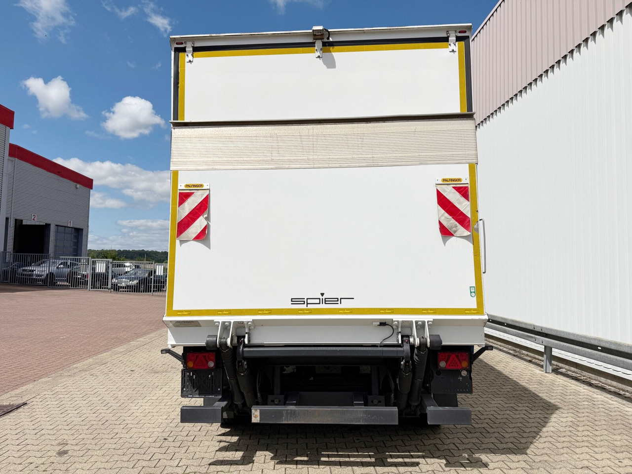 AGL 260 AGL 260 mit LBW MBB - Closed box trailer: picture 2 AGL 260 AGL 260 mit LBW MBB - Closed box trailer: picture 2
