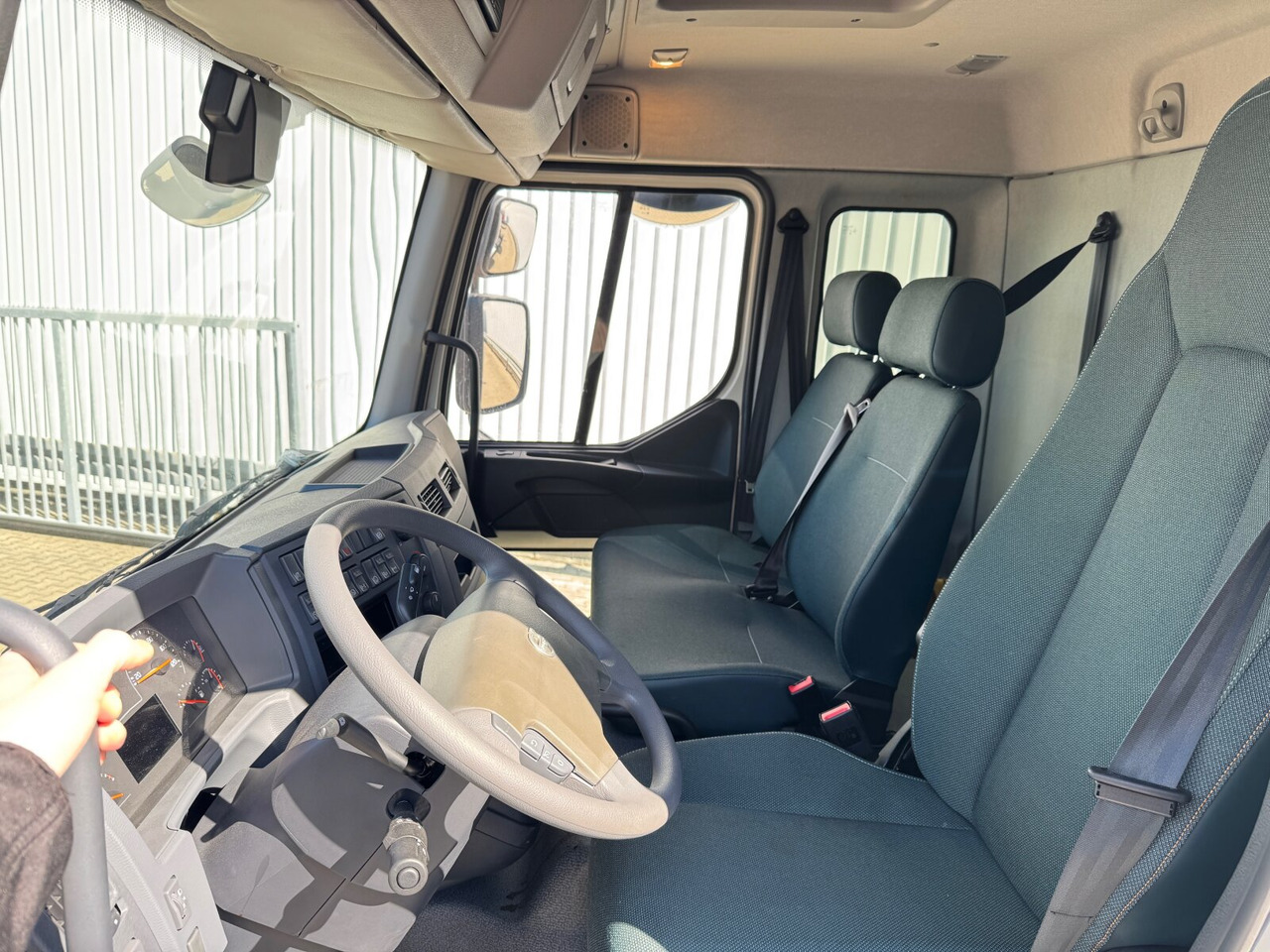 FL 280 4x4 FL 280 4x4, Nebenantrieb - Cab chassis truck: picture 2 FL 280 4x4 FL 280 4x4, Nebenantrieb - Cab chassis truck: picture 2