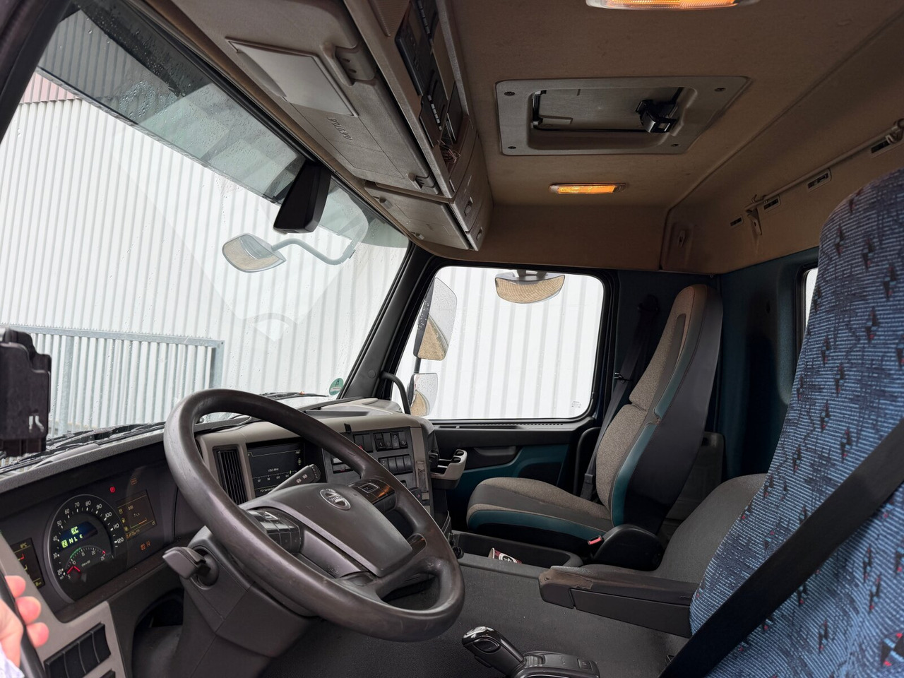 FM 410 6x2 FM 410 6x2, Lenk-/Liftachse, Motorabtrieb - Hook lift truck: picture 4 FM 410 6x2 FM 410 6x2, Lenk-/Liftachse, Motorabtrieb - Hook lift truck: picture 4