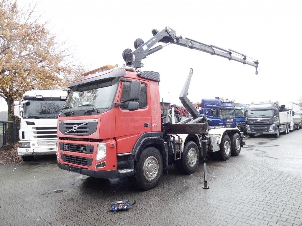 FM 460 8x2-6 FM 460 8x2-6, Lenk-/Liftachse, Kran HMF 2020-K4, Funk - Hook lift truck, Crane truck: picture 1 FM 460 8x2-6 FM 460 8x2-6, Lenk-/Liftachse, Kran HMF 2020-K4, Funk - Hook lift truck, Crane truck: picture 1