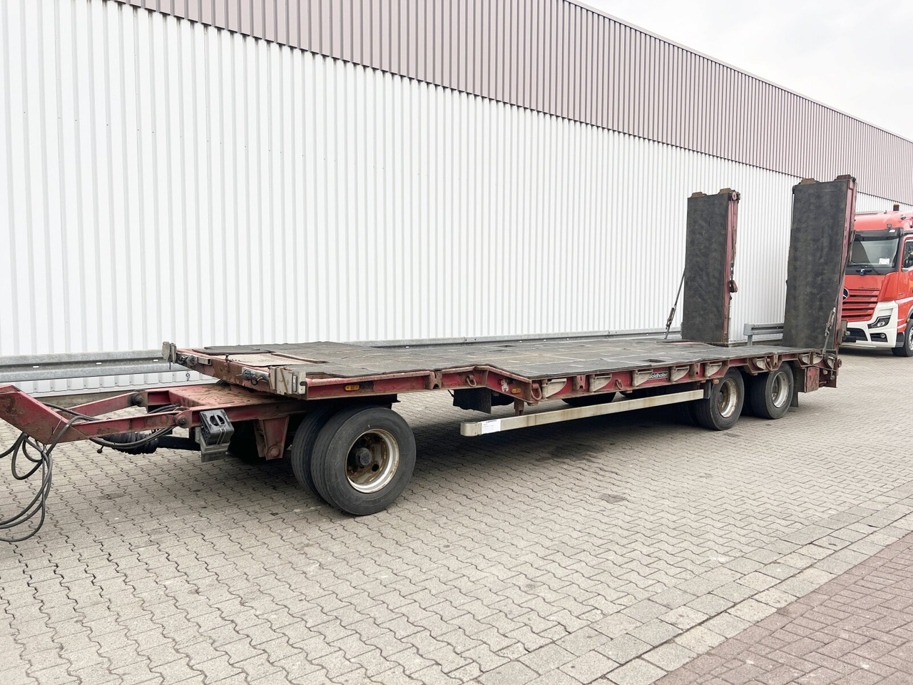 Goldhofer TU 3-24/80 TU 3-24/80, hydr. Rampen, Verbr. auf 3m - Low loader trailer: picture 1 Goldhofer TU 3-24/80 TU 3-24/80, hydr. Rampen, Verbr. auf 3m - Low loader trailer: picture 1
