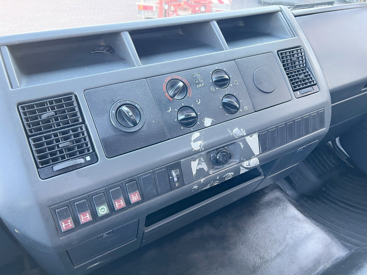 Crane truck, Dropside/ Flatbed truck MAN 14.224 LAC 4x4 BB 14.224 LAC 4x4 BB mit Kran Atlas 100.1: picture 7