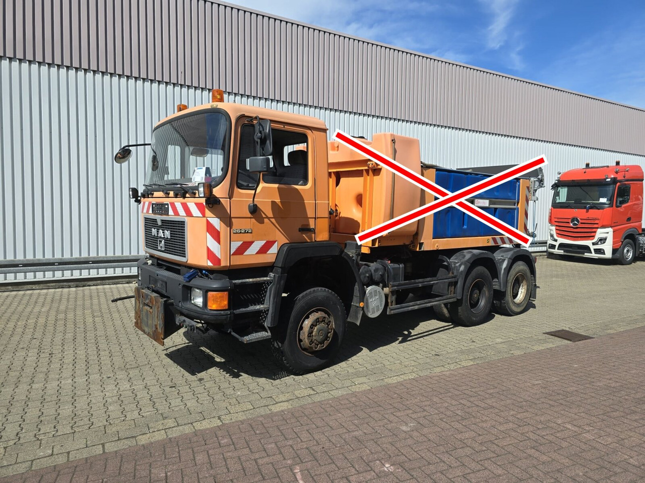 MAN F10 26.272 6x6 F10 26.272 6x6, F90 - Cab chassis truck: picture 1 MAN F10 26.272 6x6 F10 26.272 6x6, F90 - Cab chassis truck: picture 1