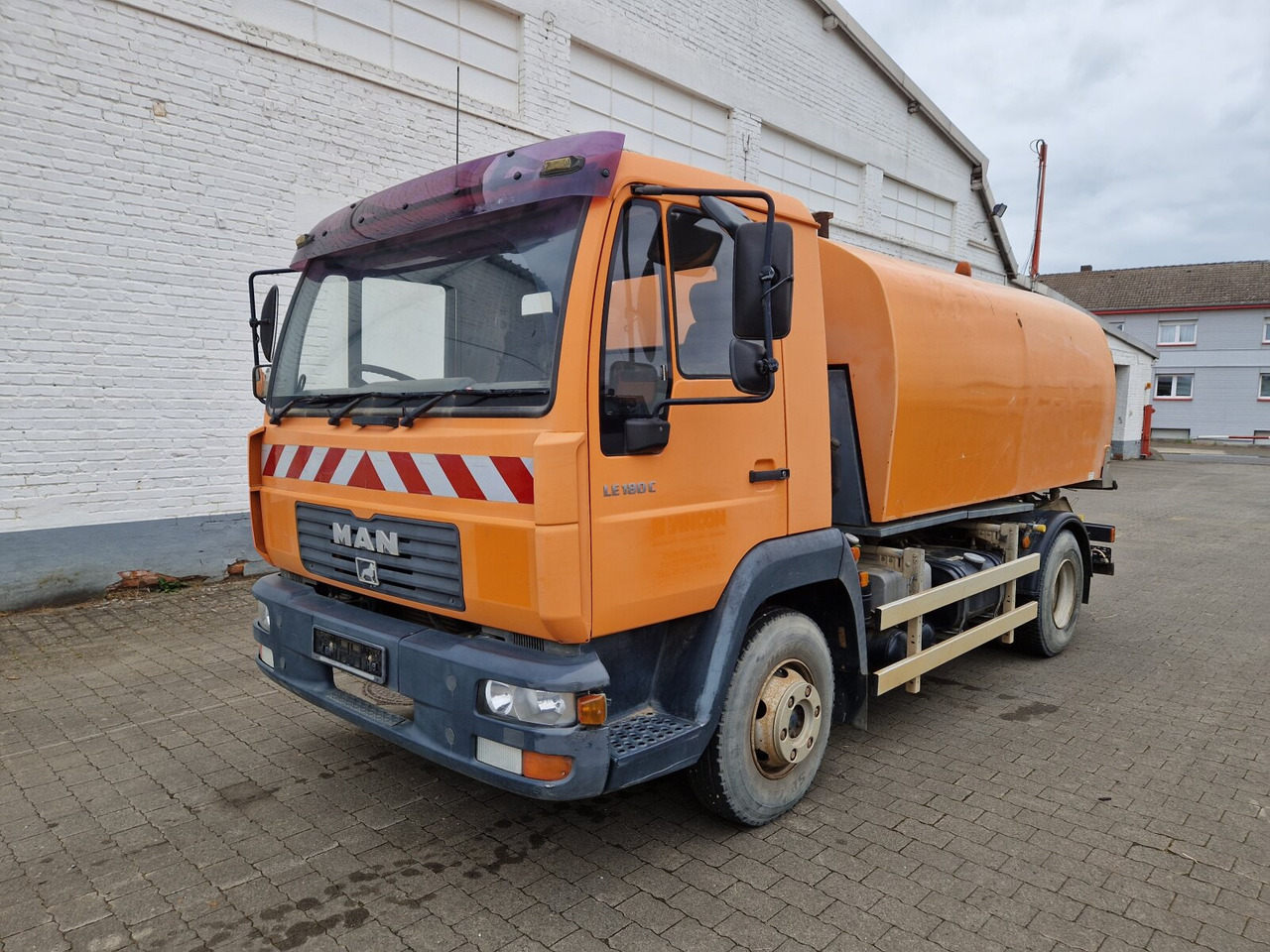 Road sweeper MAN TGL 12.180 TGL 12.180 , Bucher Kehrmaschine CF 50: picture 6 Road sweeper MAN TGL 12.180 TGL 12.180 , Bucher Kehrmaschine CF 50: picture 6