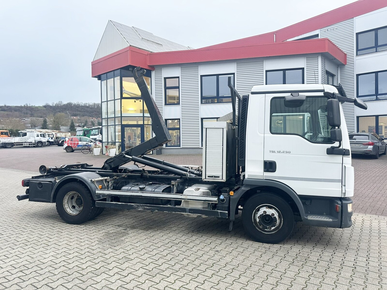 Hook lift truck MAN TGL 12.250 4x2 BL TGL 12.250 4x2 BL, Palfinger Abroller P 07-25MPA, 2xAHK-ÖL: picture 9 Hook lift truck MAN TGL 12.250 4x2 BL TGL 12.250 4x2 BL, Palfinger Abroller P 07-25MPA, 2xAHK-ÖL: picture 9