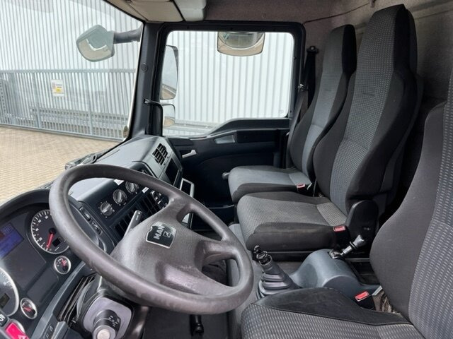 MAN TGL 8.180 4x2 BL TGL 8.180 4x2 BL mit MBB LBW - Box truck: picture 3 MAN TGL 8.180 4x2 BL TGL 8.180 4x2 BL mit MBB LBW - Box truck: picture 3