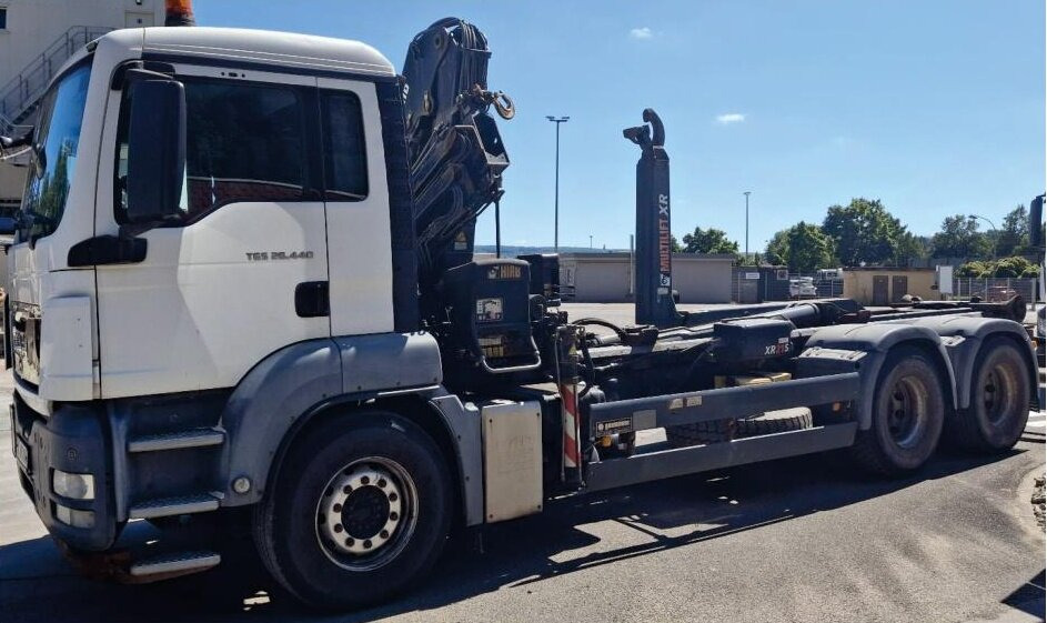 MAN TGS 26.440 BB 6x4 TGS 26.440 BB/6x4 Hiab Kran 166 BS-2-Hiduo, Multilift XR 21 S 59 Abrollanlage - Hook lift truck, Crane truck: picture 2 MAN TGS 26.440 BB 6x4 TGS 26.440 BB/6x4 Hiab Kran 166 BS-2-Hiduo, Multilift XR 21 S 59 Abrollanlage - Hook lift truck, Crane truck: picture 2