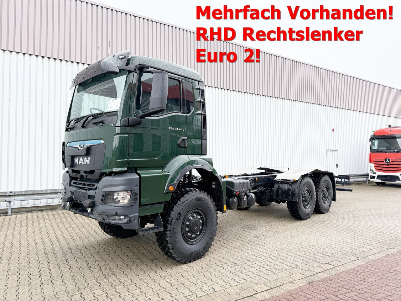 MAN TGS 33.440 6x6 BB CH RHD TGS 33.440 6x6 BB CH RHD, Euro2, Rechtslenker, Einzelbereifung - Cab chassis truck: picture 1 MAN TGS 33.440 6x6 BB CH RHD TGS 33.440 6x6 BB CH RHD, Euro2, Rechtslenker, Einzelbereifung - Cab chassis truck: picture 1