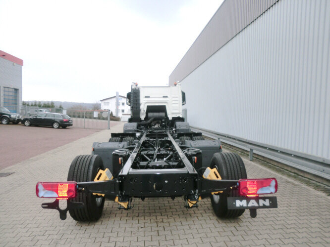 MAN TGS 50.480BB 10x4 Retarder TGS 50.480BB 10x4 Retarder, 3-f.NA - Cab chassis truck: picture 4 MAN TGS 50.480BB 10x4 Retarder TGS 50.480BB 10x4 Retarder, 3-f.NA - Cab chassis truck: picture 4
