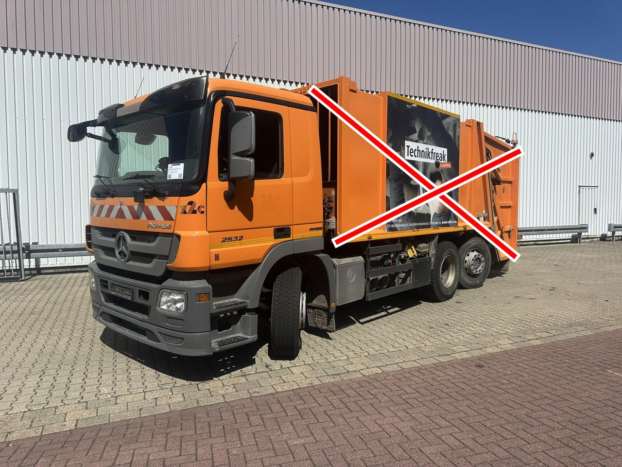 Mercedes-Benz Actros 2532 L 6x2 Actros 2532/41 L 6x2, EEV, Lenkachse - Cab chassis truck: picture 1 Mercedes-Benz Actros 2532 L 6x2 Actros 2532/41 L 6x2, EEV, Lenkachse - Cab chassis truck: picture 1