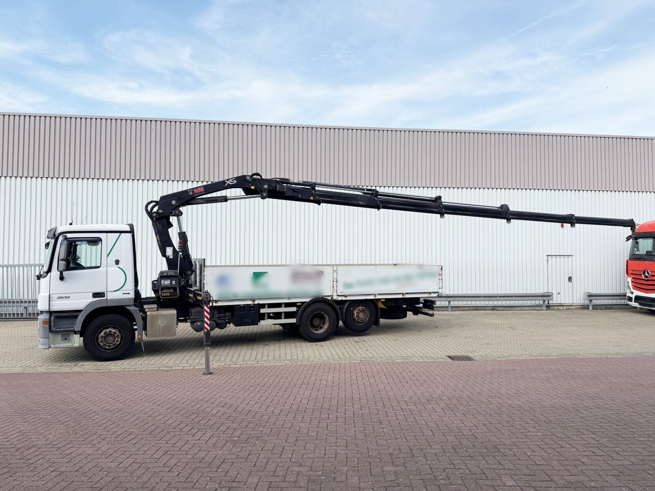 Crane truck, Dropside/ Flatbed truck Mercedes-Benz Actros 2532 L 6x2 Actros 2532 L 6x2, Liftachse, Kran Hiab 244EP-5 HiDuo, Funk: picture 15 Crane truck, Dropside/ Flatbed truck Mercedes-Benz Actros 2532 L 6x2 Actros 2532 L 6x2, Liftachse, Kran Hiab 244EP-5 HiDuo, Funk: picture 15