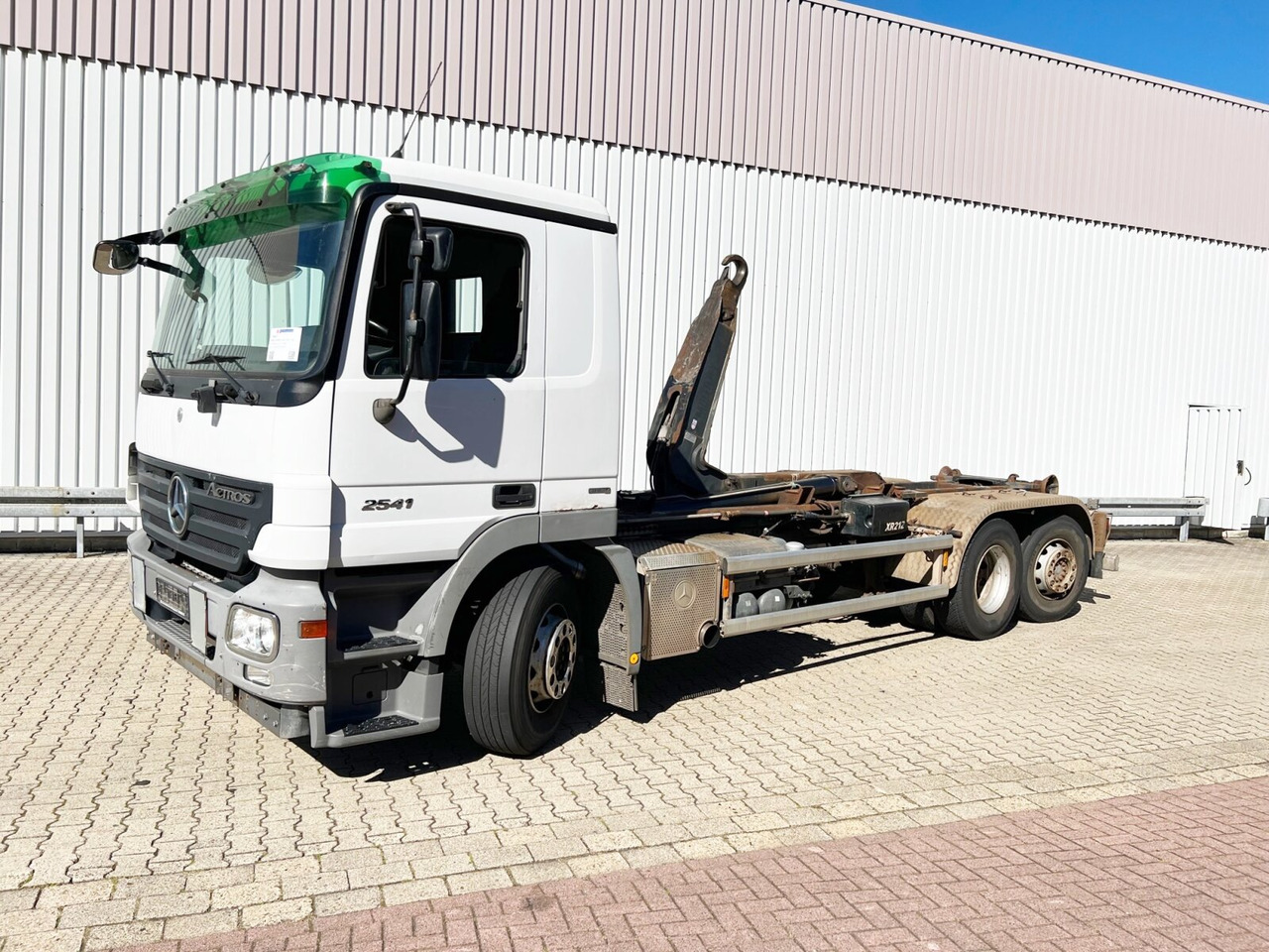 Mercedes-Benz Actros 2541 L 6x2 Actros 2541 L 6x2/48 Retarder, Lenk-/Liftachse - Hook lift truck: picture 1 Mercedes-Benz Actros 2541 L 6x2 Actros 2541 L 6x2/48 Retarder, Lenk-/Liftachse - Hook lift truck: picture 1