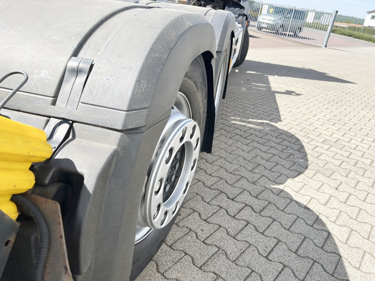 Mercedes-Benz Antos 2543 L 6x2 Antos 2543 L 6x2, Lenk-/Liftachse - Hook lift truck: picture 2 Mercedes-Benz Antos 2543 L 6x2 Antos 2543 L 6x2, Lenk-/Liftachse - Hook lift truck: picture 2