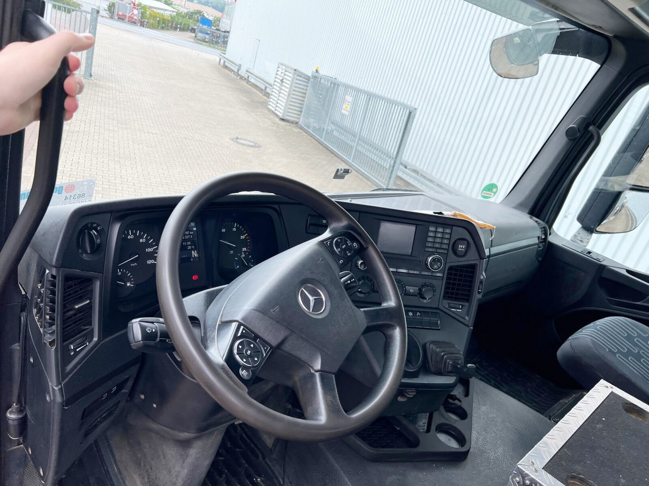 Mercedes-Benz Arocs 1840 K 4x2 Arocs 1840 K 4x2 - Tipper: picture 4 Mercedes-Benz Arocs 1840 K 4x2 Arocs 1840 K 4x2 - Tipper: picture 4