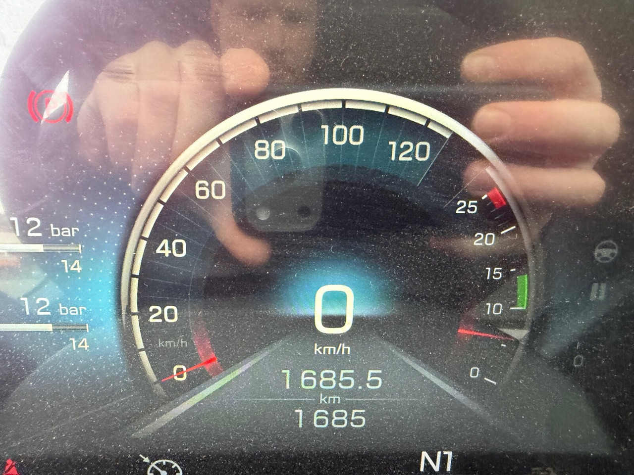 Mercedes-Benz Arocs 1840 K 4x2 Arocs 1840 K 4x2, MultimediaCockpit, 2x Nebenantrieb, NMV & Motorabtrieb - Cab chassis truck: picture 3 Mercedes-Benz Arocs 1840 K 4x2 Arocs 1840 K 4x2, MultimediaCockpit, 2x Nebenantrieb, NMV & Motorabtrieb - Cab chassis truck: picture 3