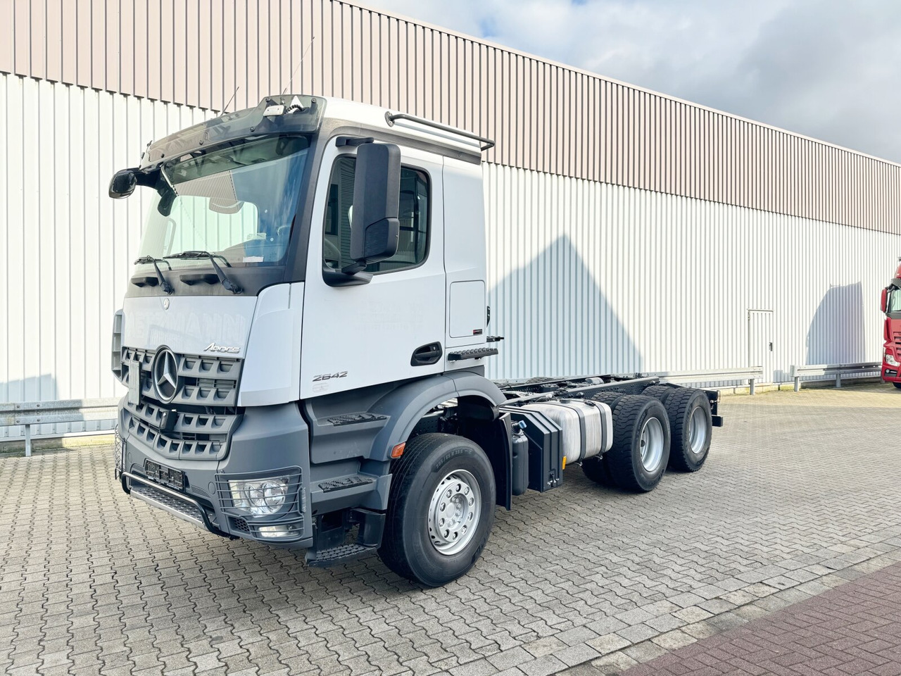 Mercedes-Benz Arocs 2642 K 6x4 Arocs 2642 K 6x4 - Tipper: picture 1 Mercedes-Benz Arocs 2642 K 6x4 Arocs 2642 K 6x4 - Tipper: picture 1