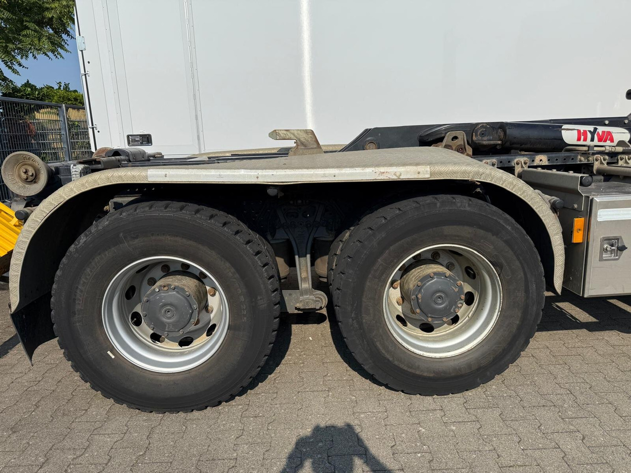 Mercedes-Benz Arocs 2643 LK 6x6 HAD Arocs 2643 LK 6x6 HAD, HydroDrive, Navi - Hook lift truck: picture 2 Mercedes-Benz Arocs 2643 LK 6x6 HAD Arocs 2643 LK 6x6 HAD, HydroDrive, Navi - Hook lift truck: picture 2