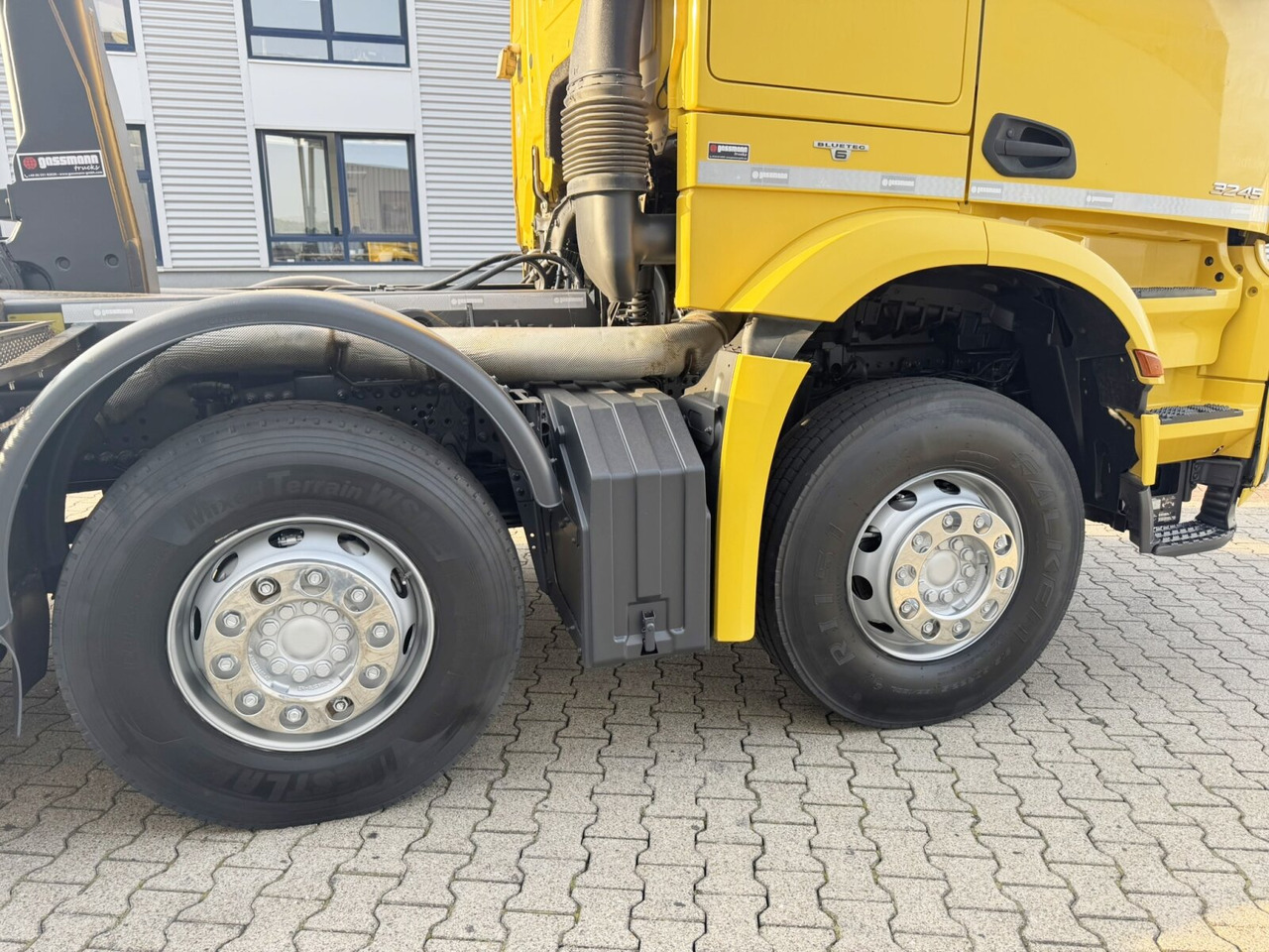 Mercedes-Benz Arocs 3245 LK 8x4/4 Arocs 3245 LK 8x4/4, Navi, Motorabtrieb, Meiller RK 30.67, Funk - Hook lift truck: picture 4 Mercedes-Benz Arocs 3245 LK 8x4/4 Arocs 3245 LK 8x4/4, Navi, Motorabtrieb, Meiller RK 30.67, Funk - Hook lift truck: picture 4