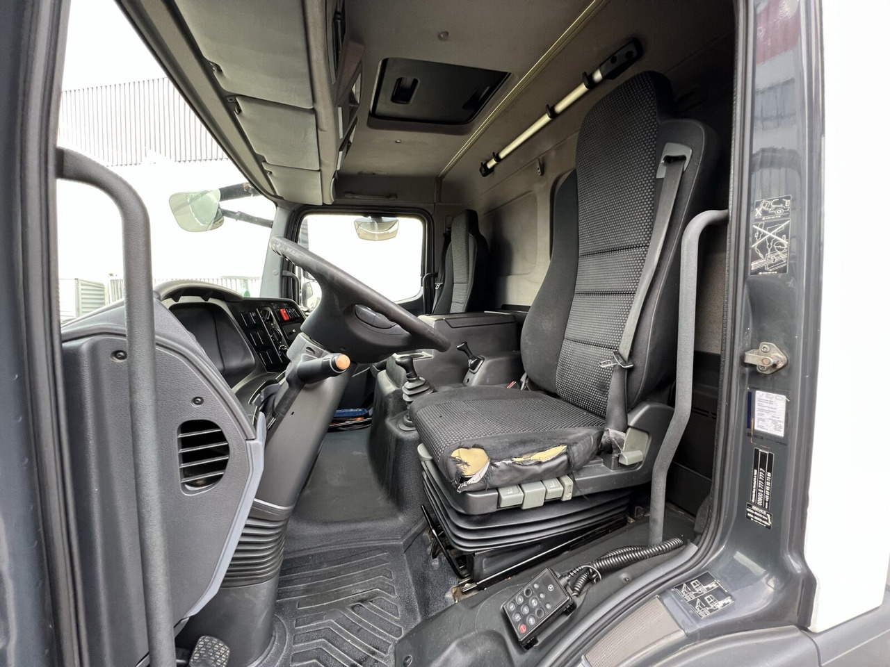 Mercedes-Benz Atego 816 L 4x2 Atego 816 L 4x2 mit LBW, 4x Vorhanden! - Box truck: picture 4 Mercedes-Benz Atego 816 L 4x2 Atego 816 L 4x2 mit LBW, 4x Vorhanden! - Box truck: picture 4