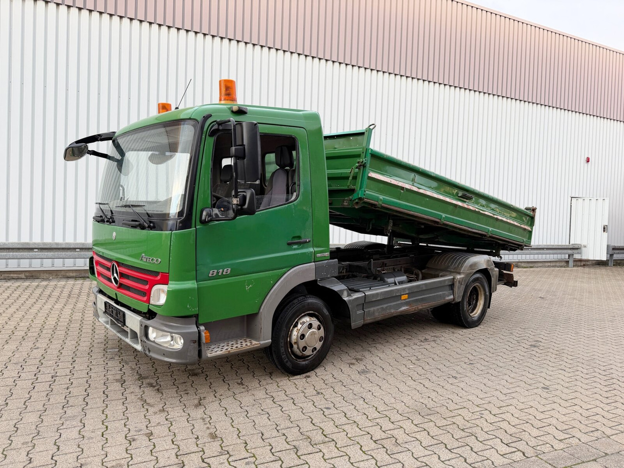Mercedes-Benz Atego 818 K 4x2 Atego 818 K 4x2, 2x AHK - Tipper: picture 1 Mercedes-Benz Atego 818 K 4x2 Atego 818 K 4x2, 2x AHK - Tipper: picture 1