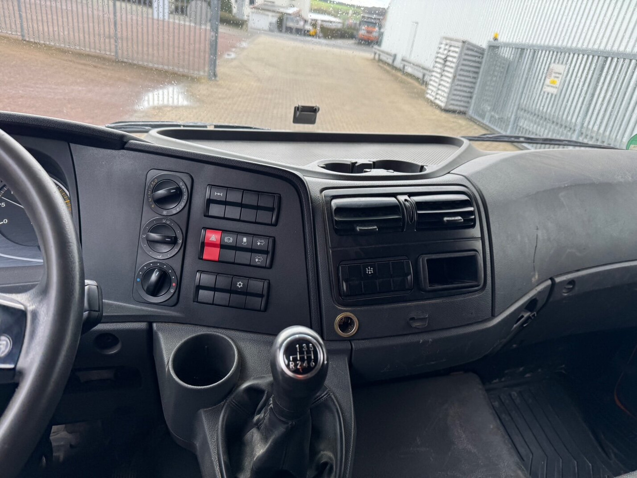 Mercedes-Benz Atego 823 K 4x2 Atego 823 K 4x2, 2x AHK - Tipper: picture 4 Mercedes-Benz Atego 823 K 4x2 Atego 823 K 4x2, 2x AHK - Tipper: picture 4
