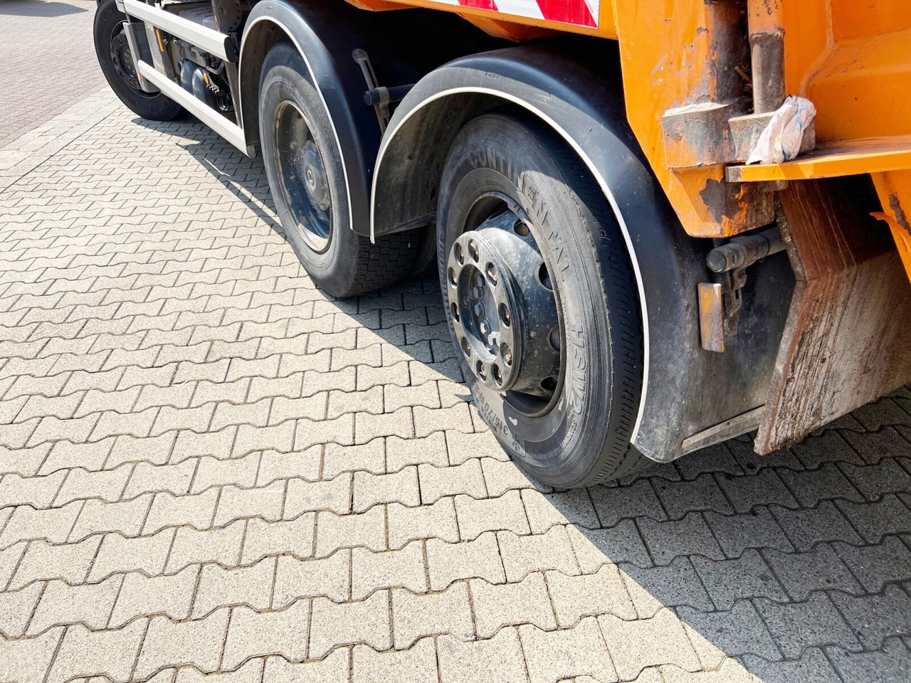 Garbage truck for transportation of garbage Mercedes-Benz Axor 2529 L 6x2 Axor 2529 L 6x2, Lenkachse, HN-Cityloader, Zöller-Schüttung: picture 14