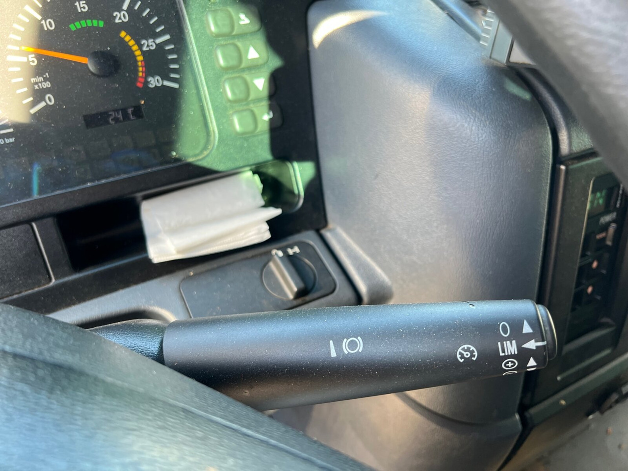 Garbage truck for transportation of garbage Mercedes-Benz Econic 2629 L/NLA 6x2/4 Econic 2629 L/NLA 6x2/4, EEV, Lenkachse, FAUN Rotopress 519L, Zöller-Schüttung: picture 6 Garbage truck for transportation of garbage Mercedes-Benz Econic 2629 L/NLA 6x2/4 Econic 2629 L/NLA 6x2/4, EEV, Lenkachse, FAUN Rotopress 519L, Zöller-Schüttung: picture 6