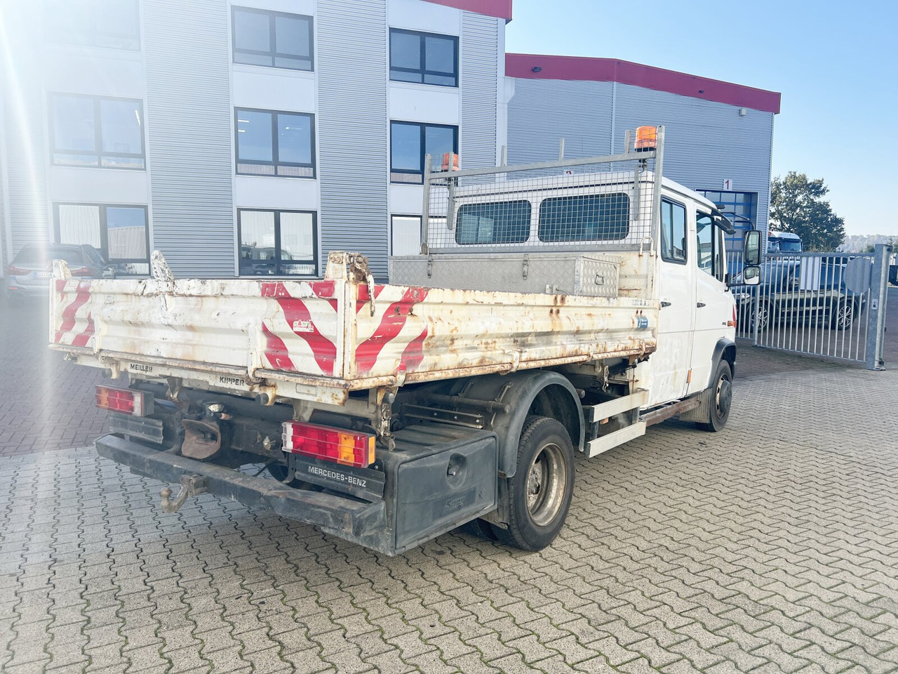 Mercedes-Benz Vario 816 D 4x2 Doka Vario 816 D 4x2 Doka, 2x AHK, Meiller Kipper - Tipper: picture 3 Mercedes-Benz Vario 816 D 4x2 Doka Vario 816 D 4x2 Doka, 2x AHK, Meiller Kipper - Tipper: picture 3