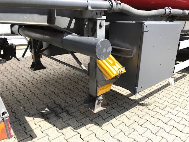 SSK 60/10-24 ADR Kässbohrer SSK 60/10-24 ADR, 60 cbm, - Silo semi-trailer: picture 3 SSK 60/10-24 ADR Kässbohrer SSK 60/10-24 ADR, 60 cbm, - Silo semi-trailer: picture 3