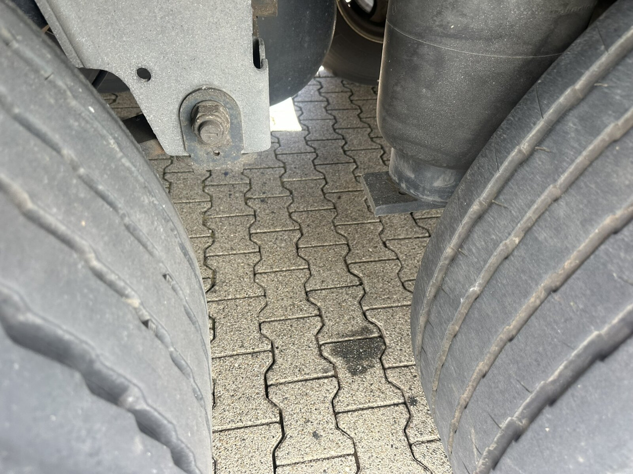 Schmitz Cargobull SKO 24/L-13.4 FP 60 COOL SKO 24/L-13.4 FP 60 COOL - Refrigerator semi-trailer: picture 3 Schmitz Cargobull SKO 24/L-13.4 FP 60 COOL SKO 24/L-13.4 FP 60 COOL - Refrigerator semi-trailer: picture 3