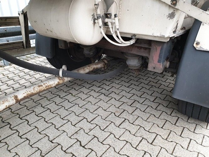 Spitzer SF 2455/4 UN PM SF 2455/4 UN PM Siloaufliger ca. 55m³ - Silo semi-trailer: picture 3 Spitzer SF 2455/4 UN PM SF 2455/4 UN PM Siloaufliger ca. 55m³ - Silo semi-trailer: picture 3