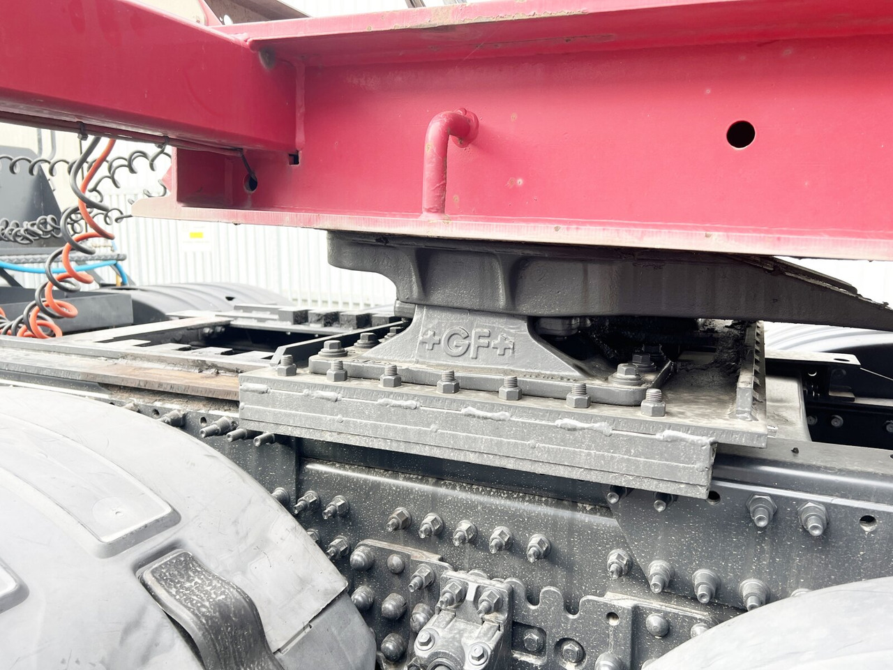 FH16 750 8x4 FH16 750 8x4, Retarder, Globetrotter, Vorlauflift/-lenk, Schwerlast 180T - Tractor unit: picture 2 FH16 750 8x4 FH16 750 8x4, Retarder, Globetrotter, Vorlauflift/-lenk, Schwerlast 180T - Tractor unit: picture 2