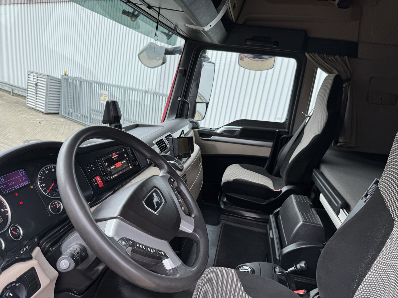 MAN TGX 33.640 6X4 BLS TGX 33.640 6X4 BLS, Retarder, Hydraulik, 70t - Tractor unit: picture 4 MAN TGX 33.640 6X4 BLS TGX 33.640 6X4 BLS, Retarder, Hydraulik, 70t - Tractor unit: picture 4