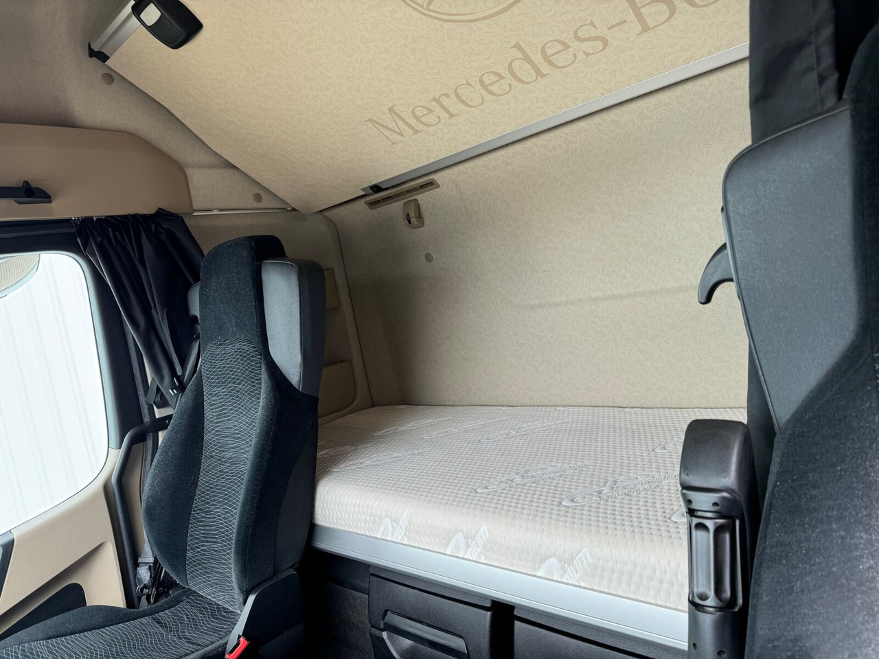 Mercedes-Benz Actros 1848 LS 4x2 Actros 1848 LS 4x2, Vollumer ,Retarder - Tractor unit: picture 4 Mercedes-Benz Actros 1848 LS 4x2 Actros 1848 LS 4x2, Vollumer ,Retarder - Tractor unit: picture 4