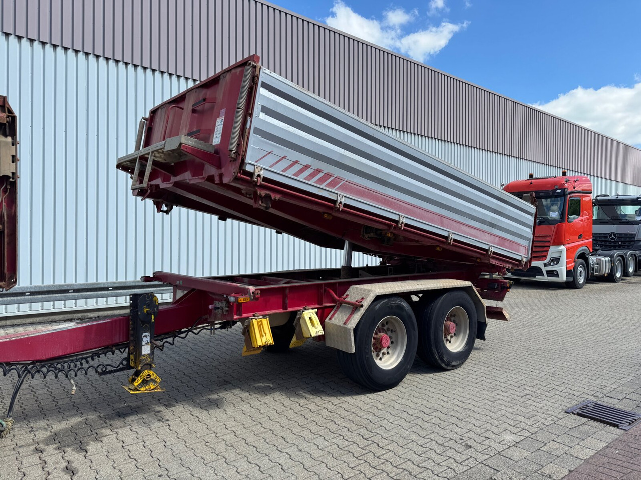 Schwarzmüller TKA-E 18 TKA-E 18, Alu-Bordwände ca. 11m³ - Trailer: picture 1 Schwarzmüller TKA-E 18 TKA-E 18, Alu-Bordwände ca. 11m³ - Trailer: picture 1