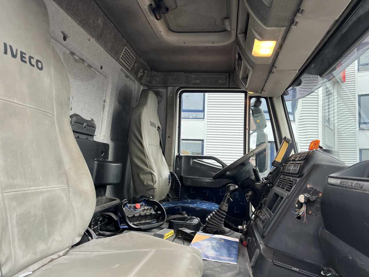 Trakker AD260T36 6x4 Trakker AD260T36 6x4 - Cab chassis truck: picture 5 Trakker AD260T36 6x4 Trakker AD260T36 6x4 - Cab chassis truck: picture 5