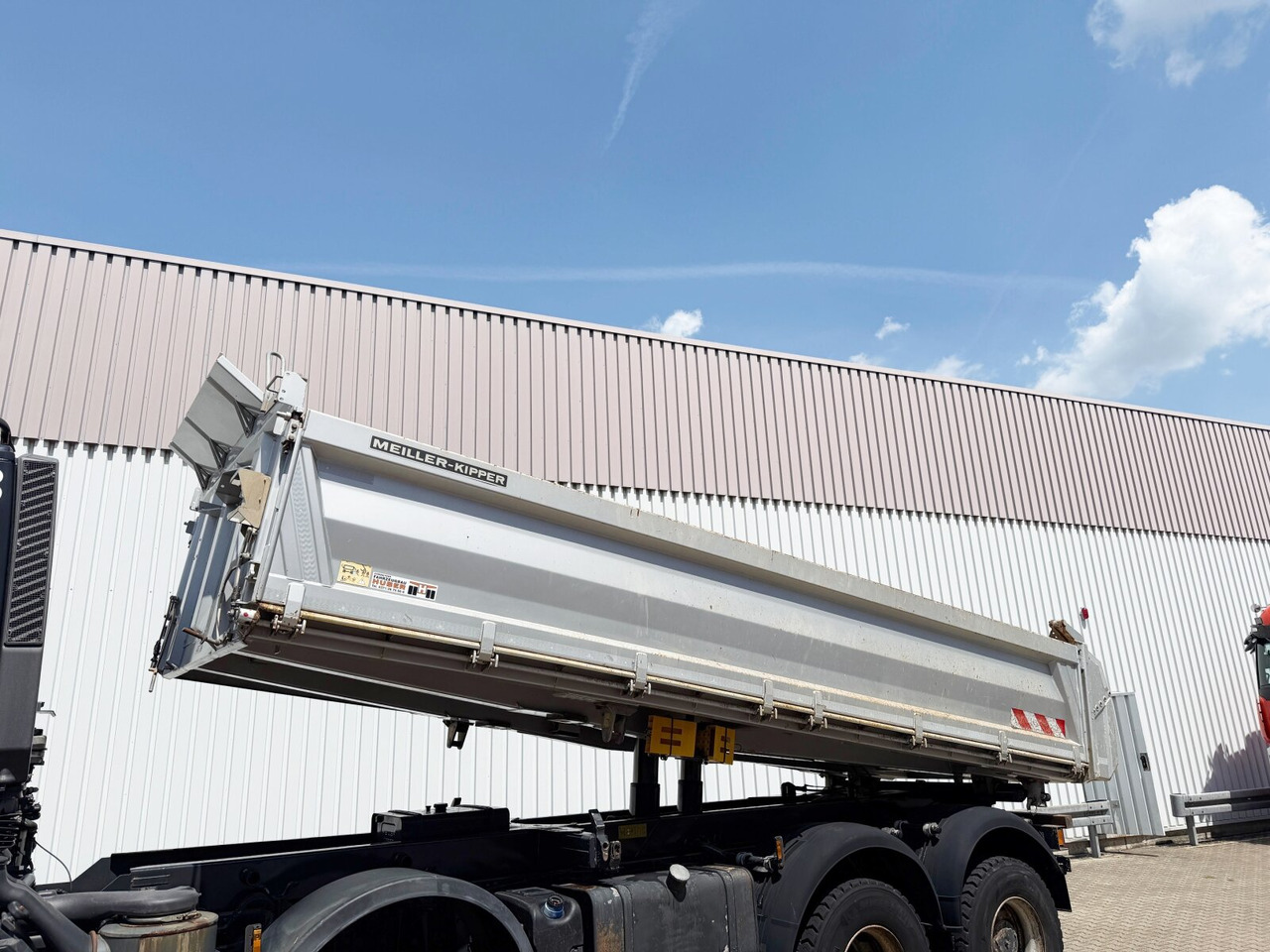 Trakker AD410T45W 8x8 Trakker AD410T45W 8x8 leasing Trakker AD410T45W 8x8 Trakker AD410T45W 8x8: picture 13