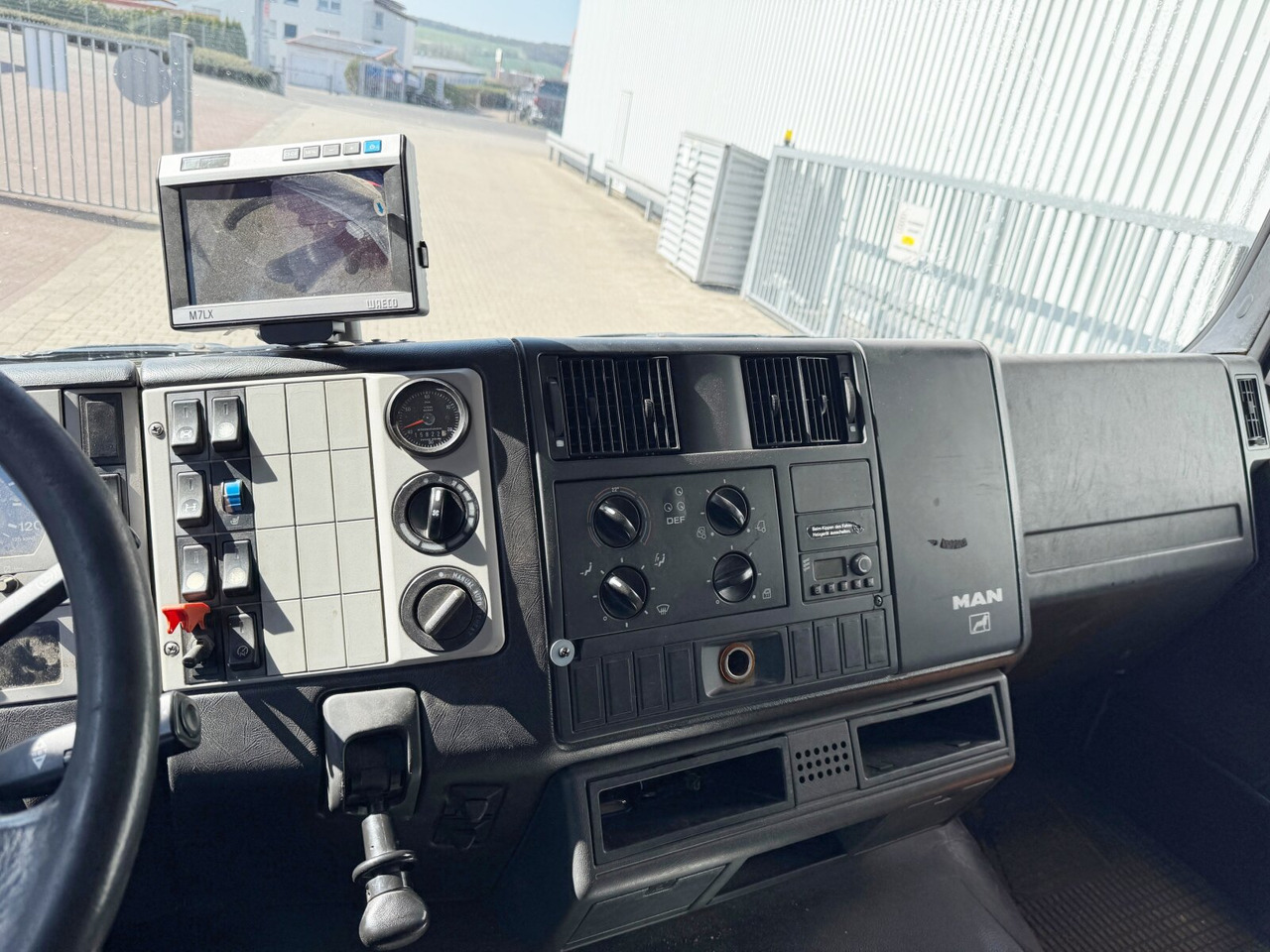 Truck MAN TGM 18.284 4x2 BL TGM 18.284 4x2 BL, Assmann Saug- und Spülwagen 9m³: picture 6 Truck MAN TGM 18.284 4x2 BL TGM 18.284 4x2 BL, Assmann Saug- und Spülwagen 9m³: picture 6