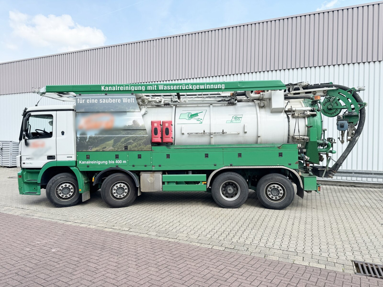 Mercedes-Benz Actros 3244 L 8x2/6 Actros 3244 L 8x2/6, Assmann Saug- und Spülwagen ca. 12,7m³, WRG, ADR, 2x Lenkachse, Funk - Truck: picture 5 Mercedes-Benz Actros 3244 L 8x2/6 Actros 3244 L 8x2/6, Assmann Saug- und Spülwagen ca. 12,7m³, WRG, ADR, 2x Lenkachse, Funk - Truck: picture 5