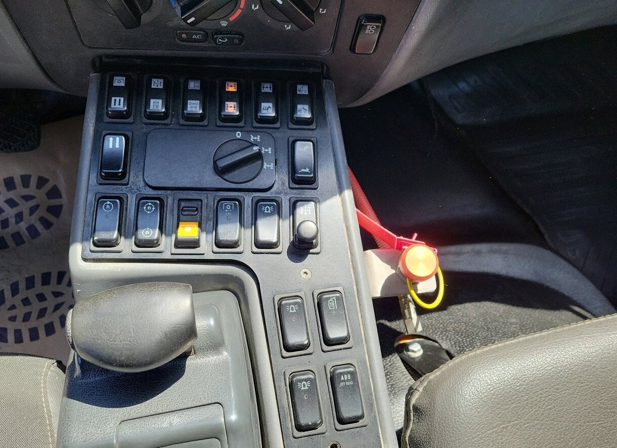 Unimog U 20 4x4 U 20 4x4, Zapfwelle, Kran Hiab 022D-3 HiDuo, Funk - Van: picture 5 Unimog U 20 4x4 U 20 4x4, Zapfwelle, Kran Hiab 022D-3 HiDuo, Funk - Van: picture 5