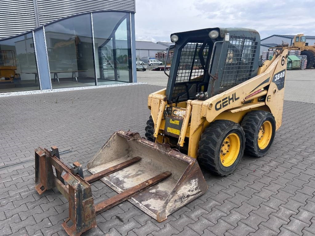 Gehl 3840 E - Skid steer loader: picture 2 Gehl 3840 E - Skid steer loader: picture 2