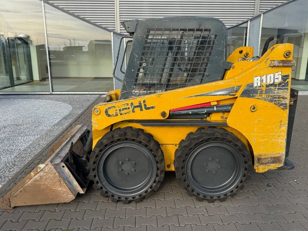 Gehl R 105 - Skid steer loader: picture 2 Gehl R 105 - Skid steer loader: picture 2