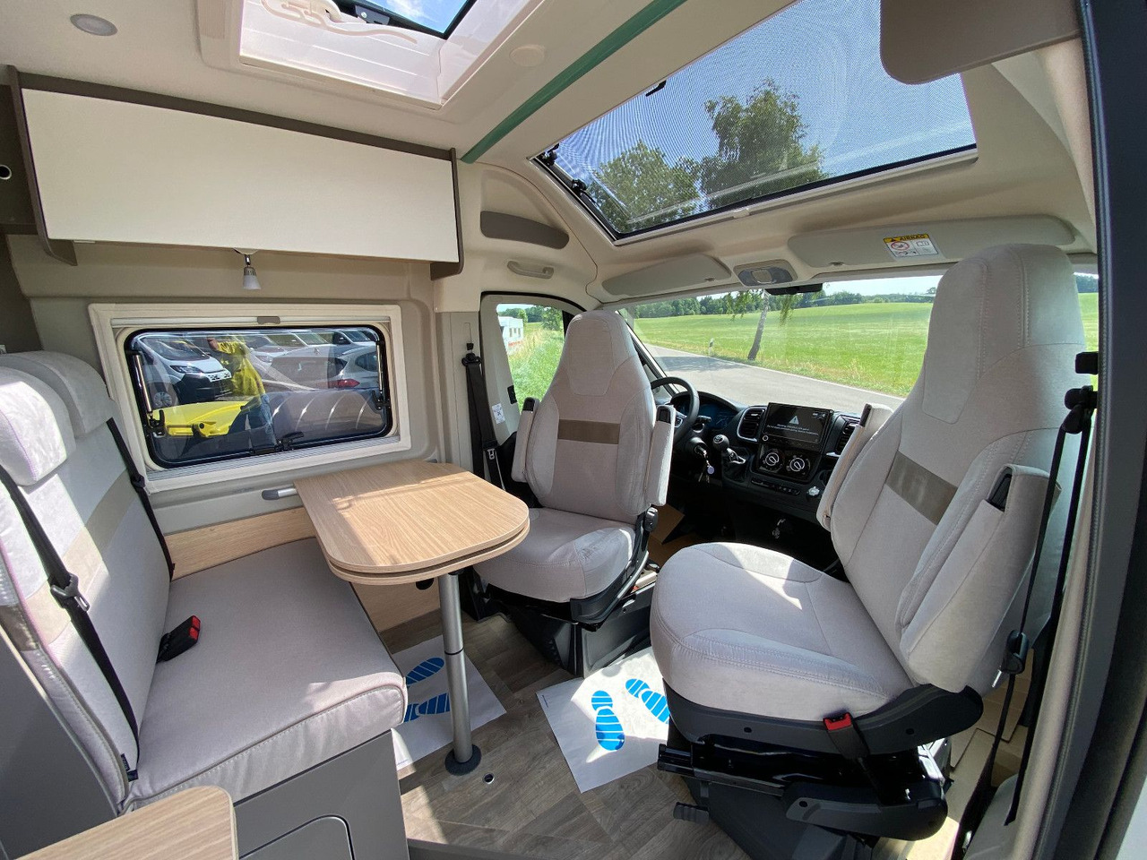 Camper van LMC Innovan 600 mit Automatik, Dieselheizung: picture 10