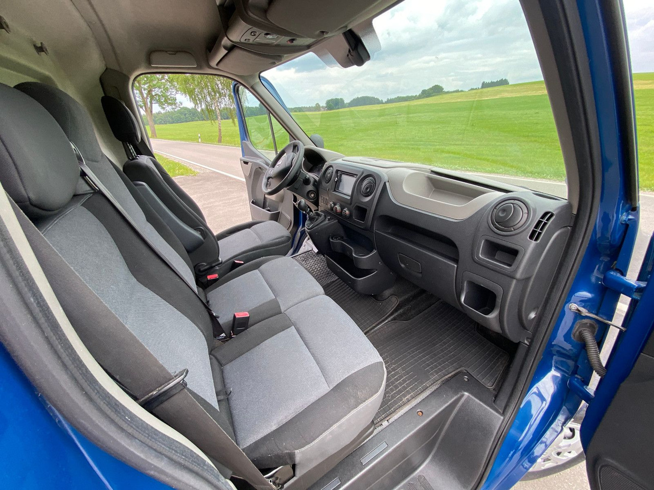 Panel van Nissan NV400 Kastenwagen L2H2 3,5t COMFORT: picture 17
