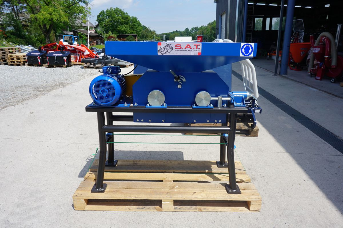GTH-1800- Getreidequetsche-NEUMASCHINE - Post-harvest equipment: picture 1 GTH-1800- Getreidequetsche-NEUMASCHINE - Post-harvest equipment: picture 1